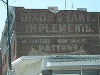 USA - Carthage MO - Old Sign (15 Apr 2009)